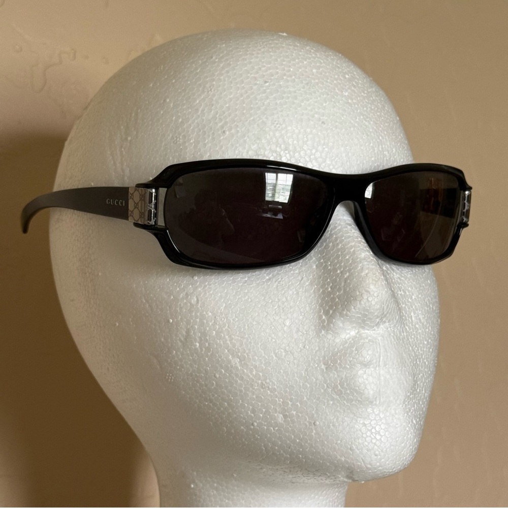 Gucci Black Rectangular Women's Sunglasses with Silver Logo Accent